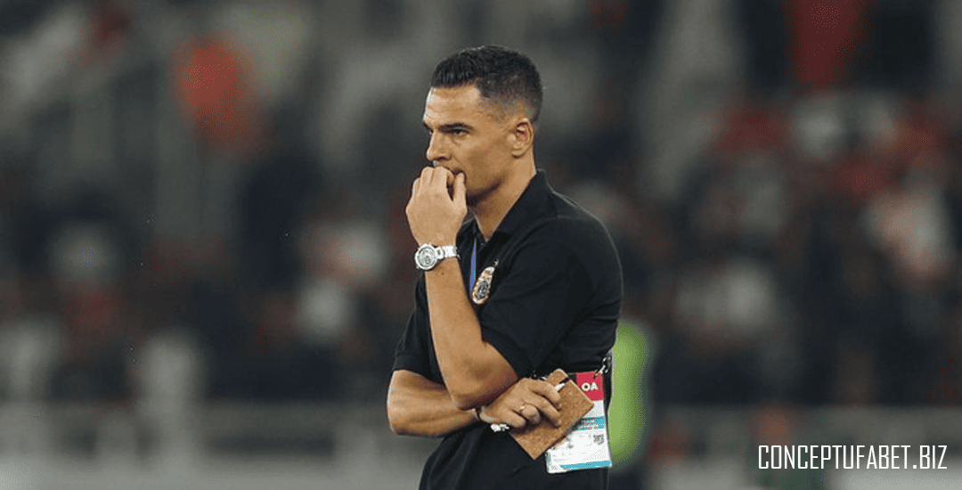 Persija Resmi Pecat Carlos Pena